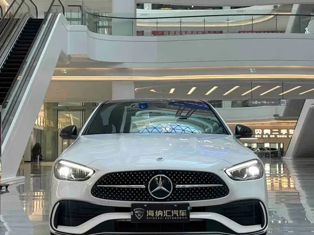 Mercedes-Benz C-Class — Фото автомобиля 2