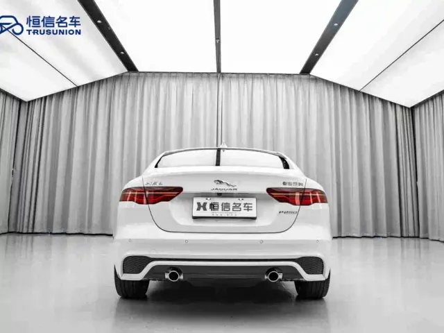 Jaguar XEL — Фото автомобиля 6