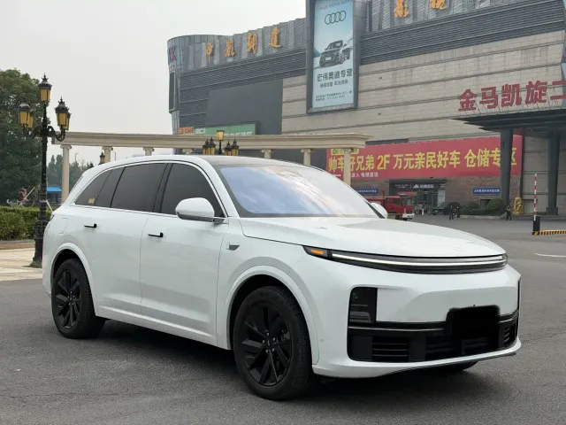 Li Auto L7 — Фото автомобиля 3