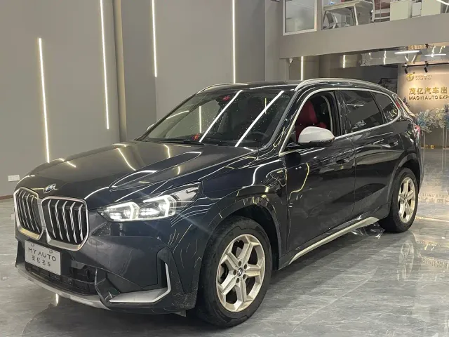 Фотография автомобиля — BMW X1