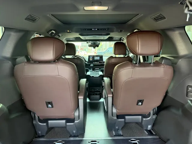 Toyota Granvia — Фото автомобиля 7
