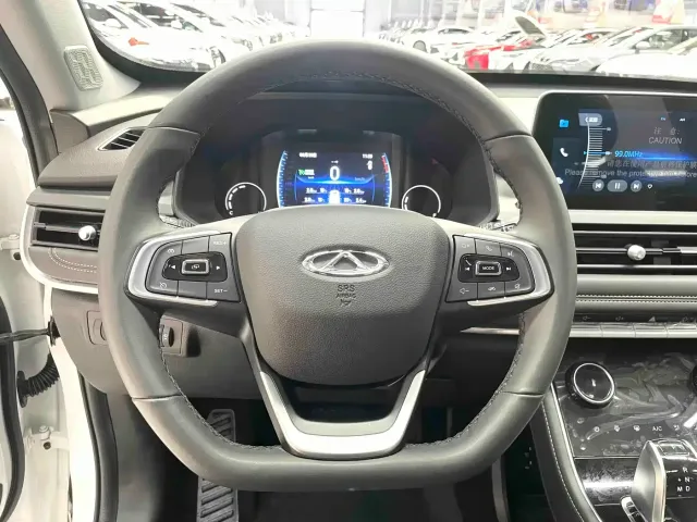 Chery Tiggo 8 — Фото автомобиля 8