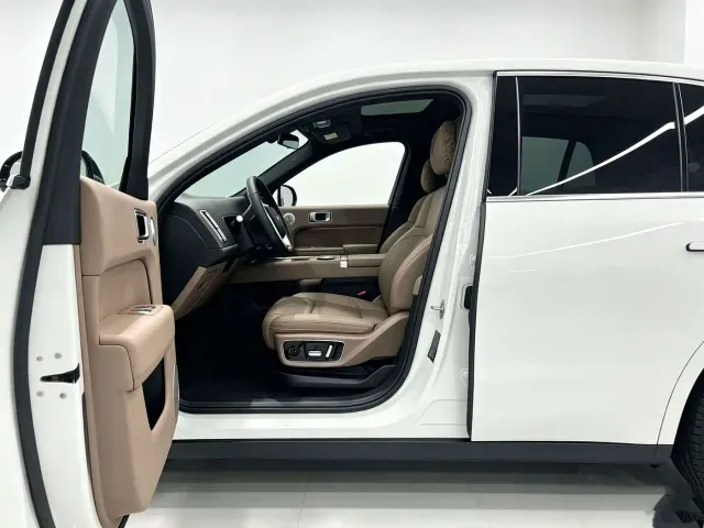 Li Auto L7 — Фото автомобиля 2