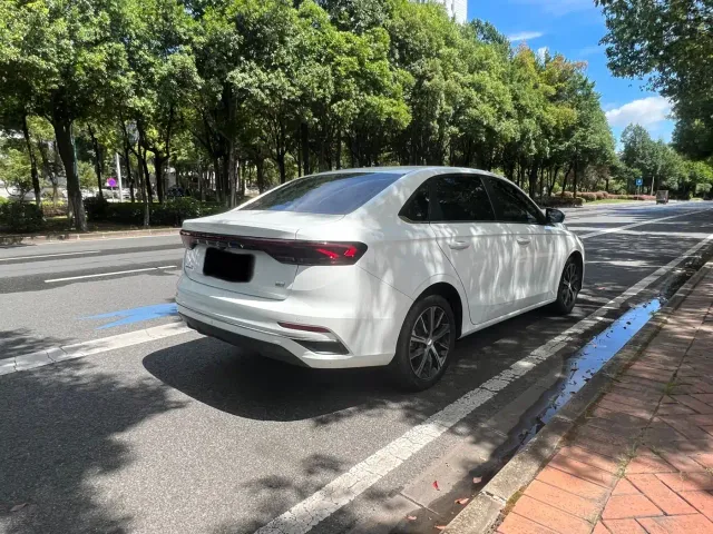 Geely Emgrand — Фото автомобиля 4