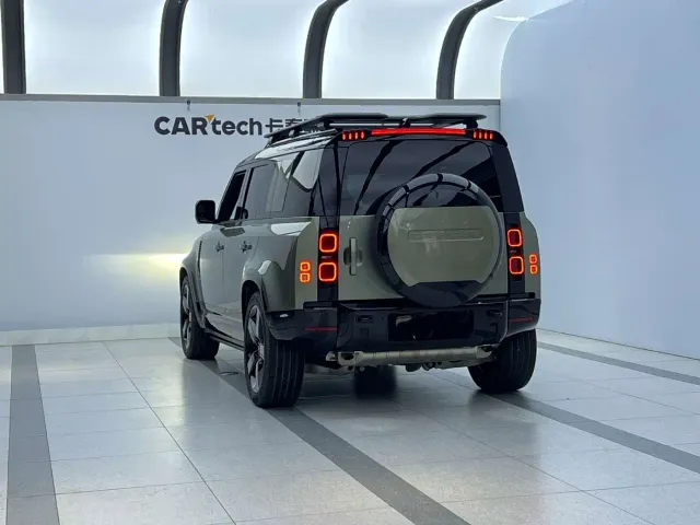Land Rover Defender — Фото автомобиля 5