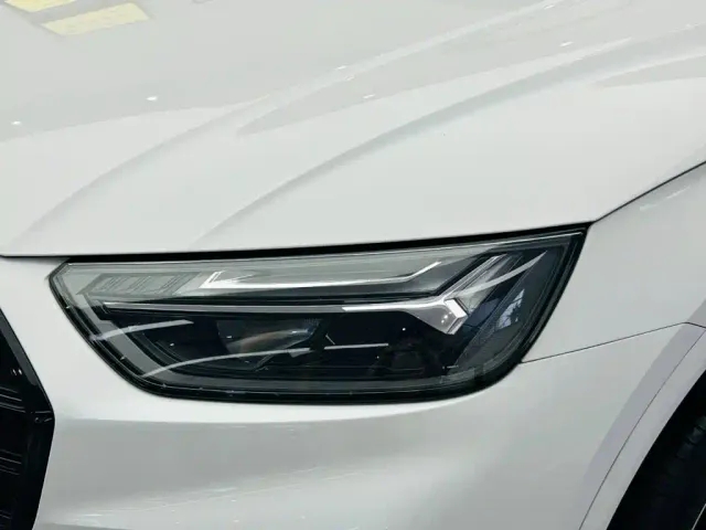 Audi Q5L — Фото автомобиля 11