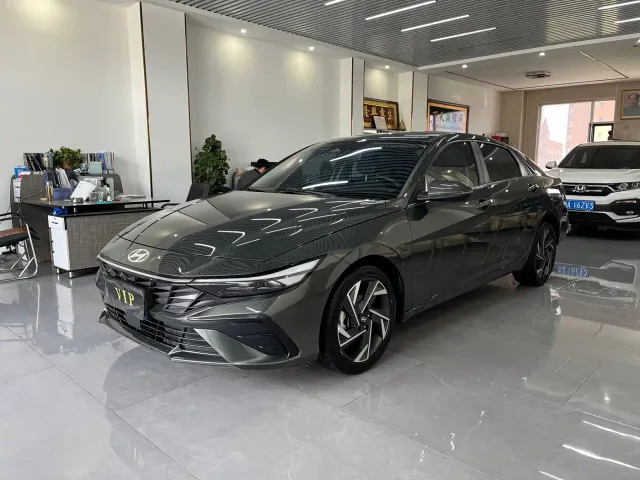 Фотография автомобиля — Hyundai Elantra