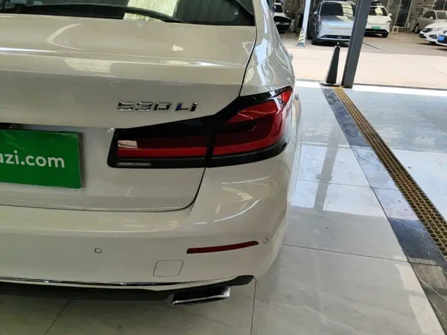 BMW 5 Series — Фото автомобиля 7