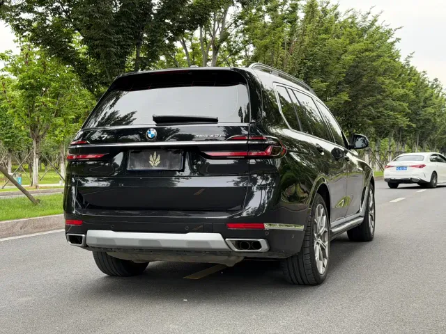 BMW X7 — Фото автомобиля 14