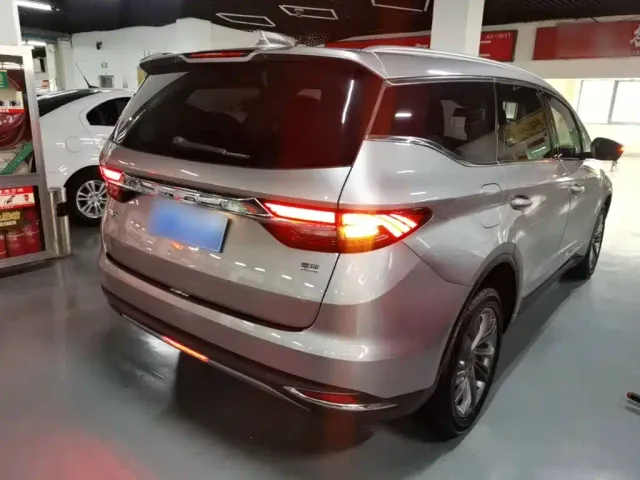 Geely Jiaji — Фото автомобиля 6