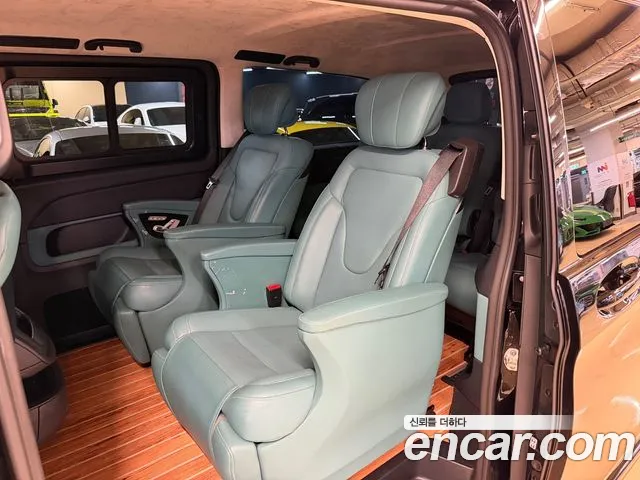 Mercedes-Benz V-Class — Фото автомобиля 11