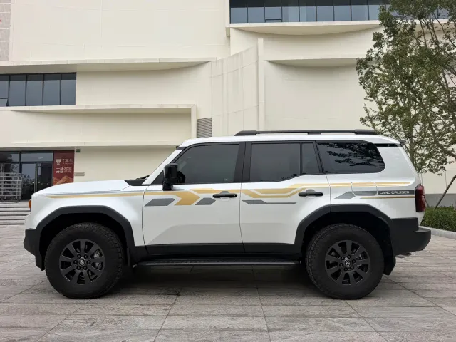 Toyota Prado — Фото автомобиля 8