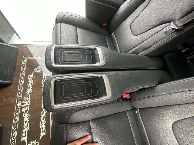 Mercedes-Benz V-Class — Фото автомобиля 10