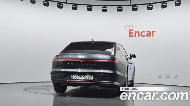 Hyundai Grandeur GN7 — Фото автомобиля 4