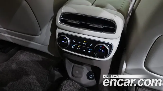 Genesis GV80 — Фото автомобиля 24