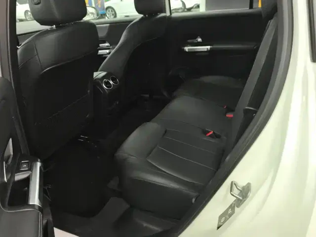 Mercedes-Benz GLB-Class — Фото автомобиля 11