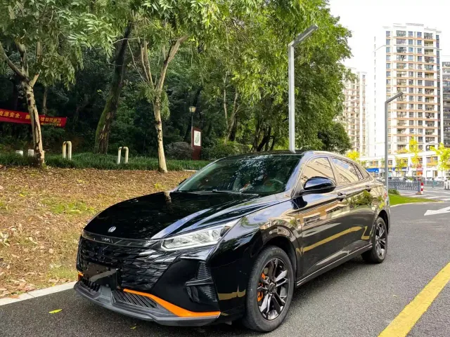 Dongfeng Yixuan — Фото автомобиля 2