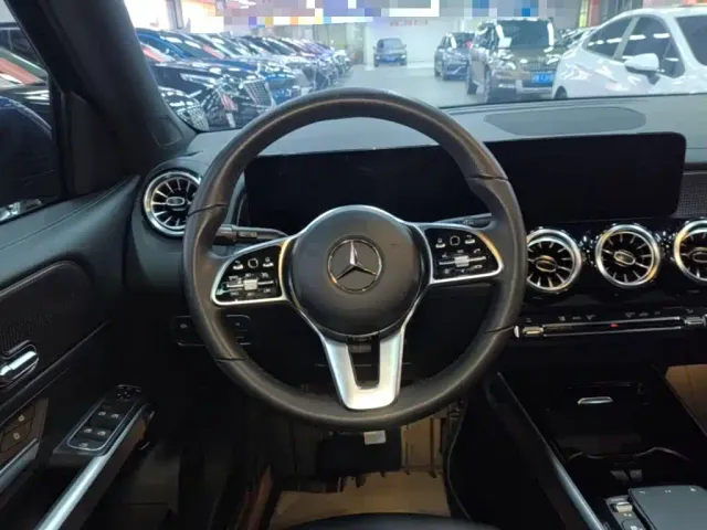 Mercedes-Benz GLB-Class — Фото автомобиля 10