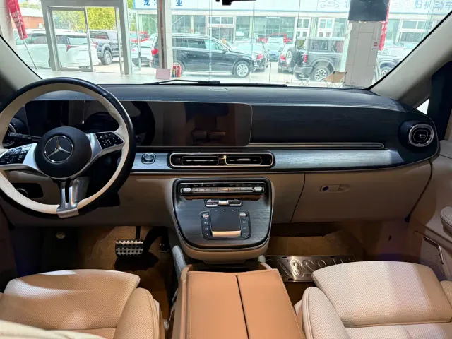 Mercedes-Benz V-Class — Фото автомобиля 8