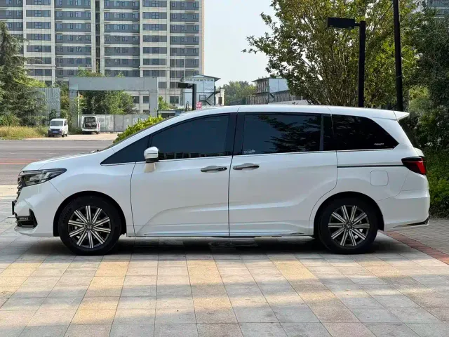 Honda Odyssey — Фото автомобиля 3