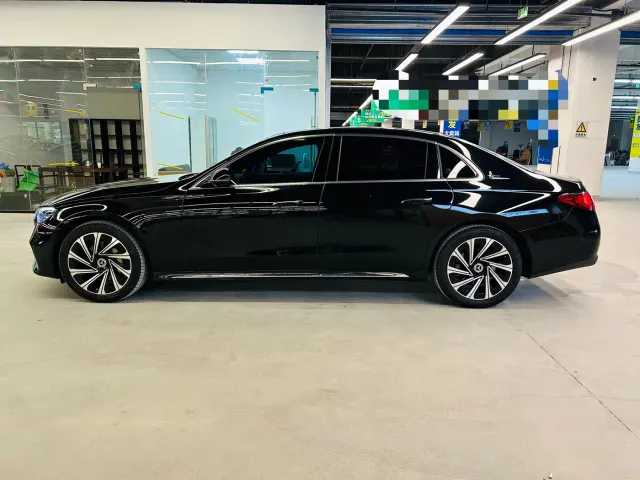 Mercedes-Benz E-Class — Фото автомобиля 7