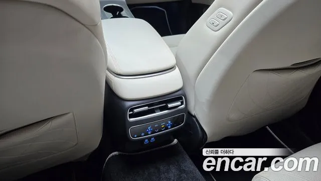 Genesis GV70 — Фото автомобиля 29