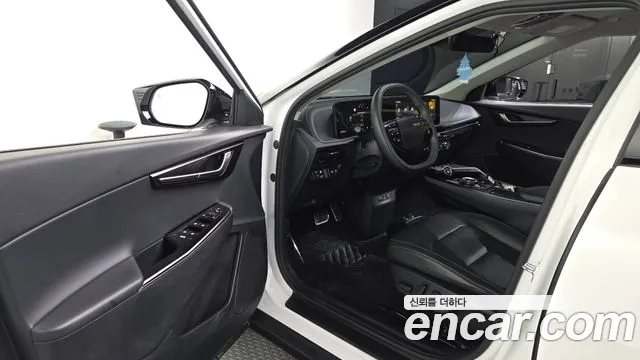 Kia EV6 — Фото автомобиля 10