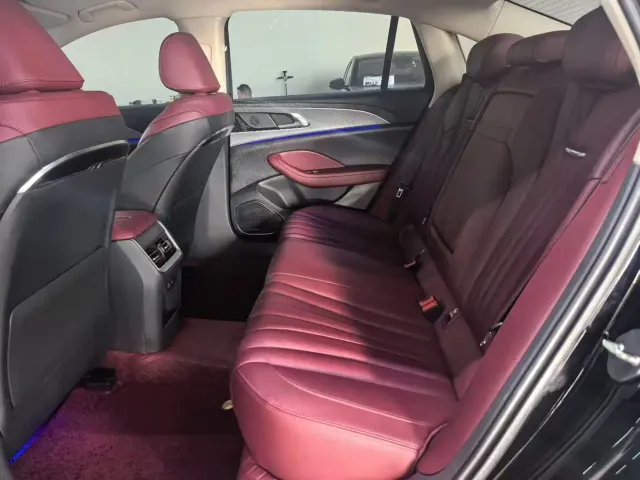 Hongqi H5 — Фото автомобиля 6