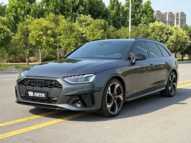 Фотография автомобиля — Audi S4