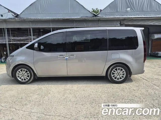 Hyundai Staria — Фото автомобиля 2