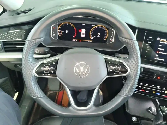 Volkswagen Passat — Фото автомобиля 10