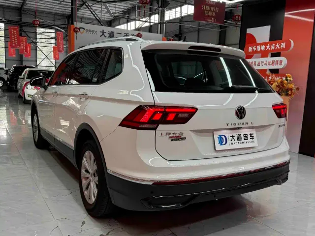 Volkswagen Tiguan L — Фото автомобиля 6