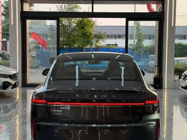 Roewe M7 DMH — Фото автомобиля 7