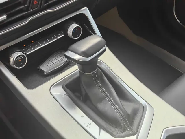Geely Binyue — Фото автомобиля 19
