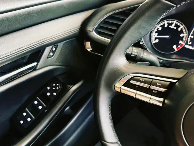 Mazda Axela — Фото автомобиля 15