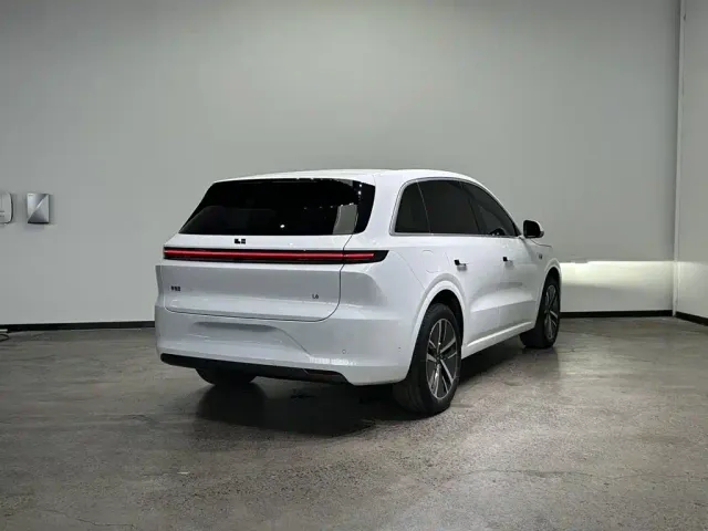 Li Auto L6 — Фото автомобиля 5