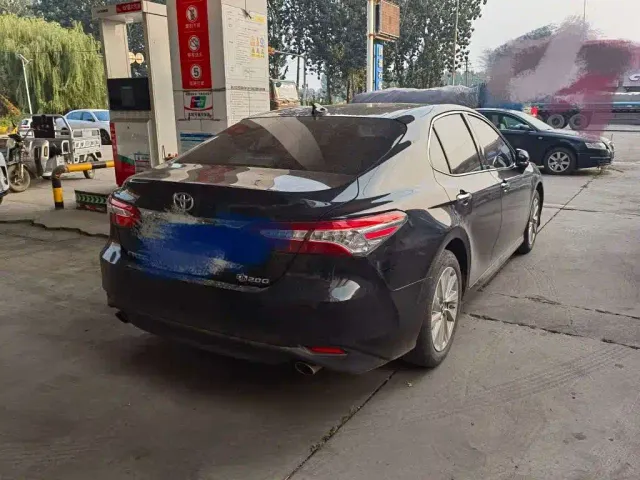 Toyota Camry — Фото автомобиля 3