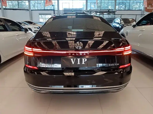 Volkswagen Passat — Фото автомобиля 5