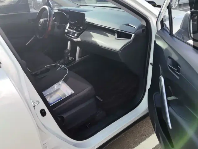 Toyota Corolla Cross — Фото автомобиля 8