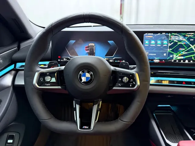 BMW 5 Series — Фото автомобиля 6