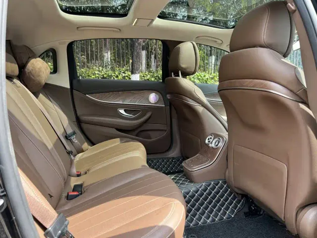 Mercedes-Benz E-Class — Фото автомобиля 13
