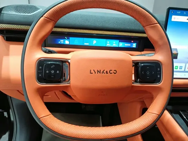 Lynk & Co 900 — Фото автомобиля 4