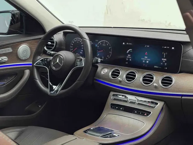 Mercedes-Benz E-Class — Фото автомобиля 8