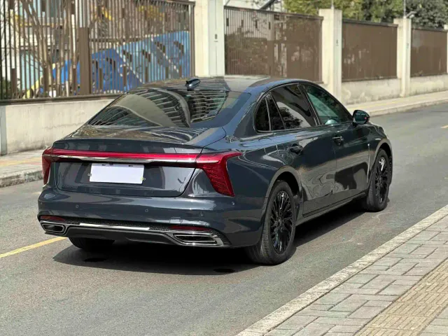 Hongqi H5 — Фото автомобиля 12
