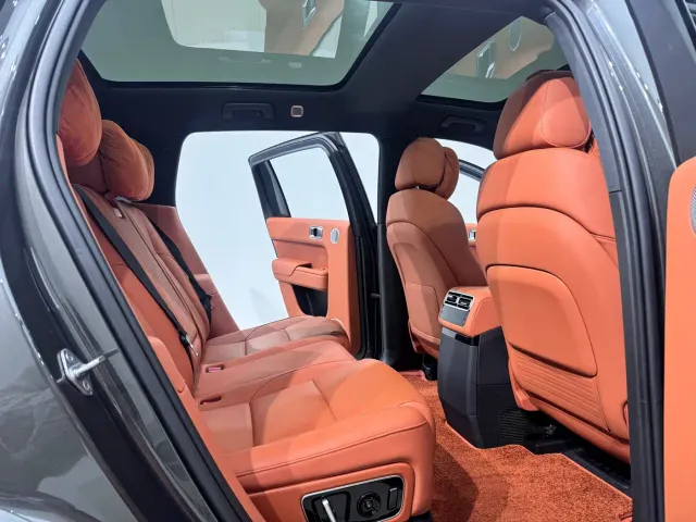 Li Auto L7 — Фото автомобиля 9