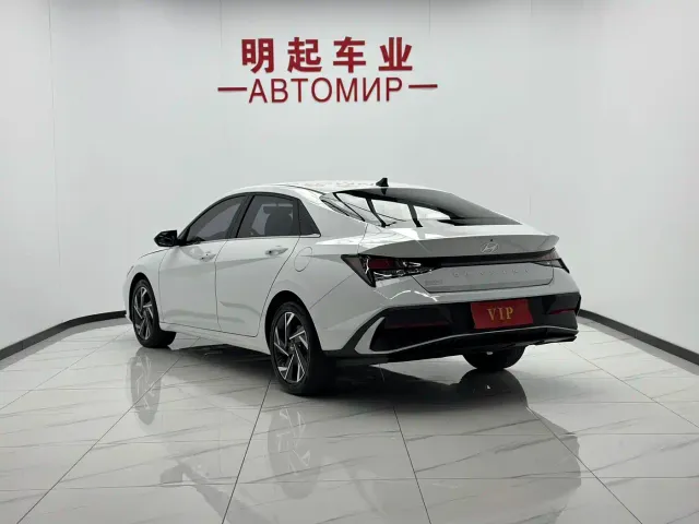 Hyundai Elantra — Фото автомобиля 7