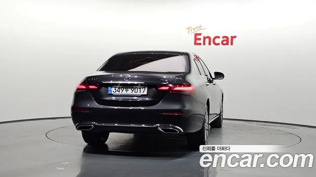 Mercedes-Benz E-Class E-класс W213 E350 4MATIC Exclusive — Фото автомобиля 4