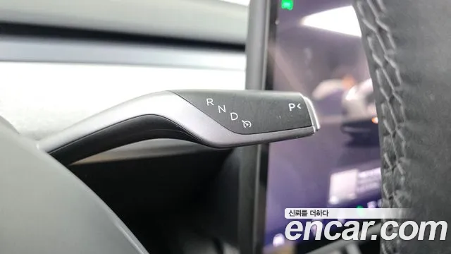 Tesla Model Y — Фото автомобиля 12