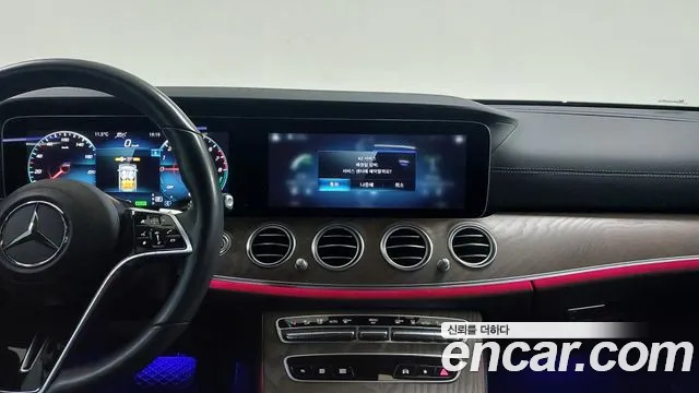 Mercedes-Benz E-Class — Фото автомобиля 16