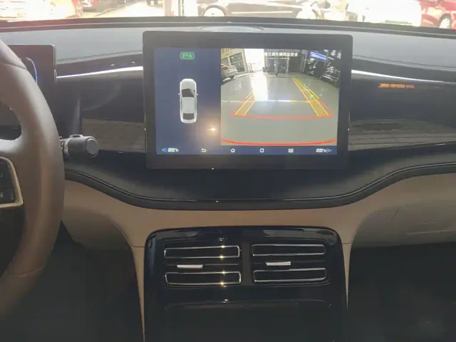 BYD Qin PLUS — Фото автомобиля 12